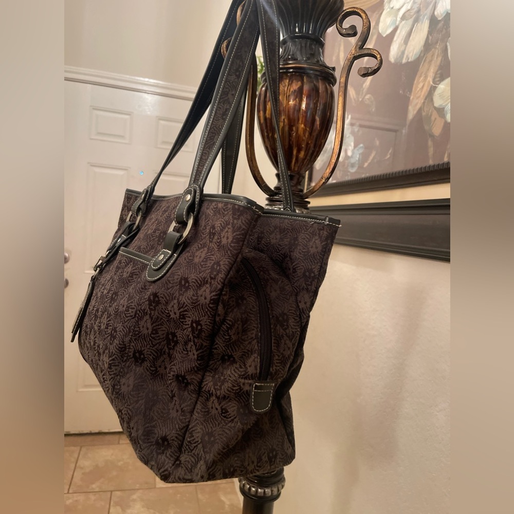 Anne Klein - Picture 8 of 16